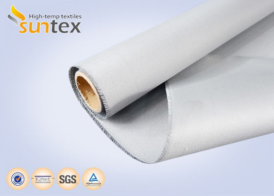 Rotolo di coperta per saldatura industriale, materiale ignifugo resistente al calore, offre protezione durante le operazioni di saldatura
