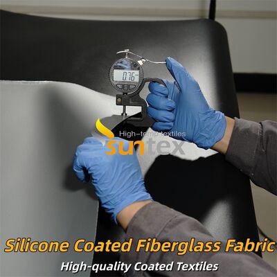Tessuto in fibra di vetro rivestito in silicone ignifugo Tessuto in vetro a doppio lato grigio adatto per isolamento termico e tende ignifughe